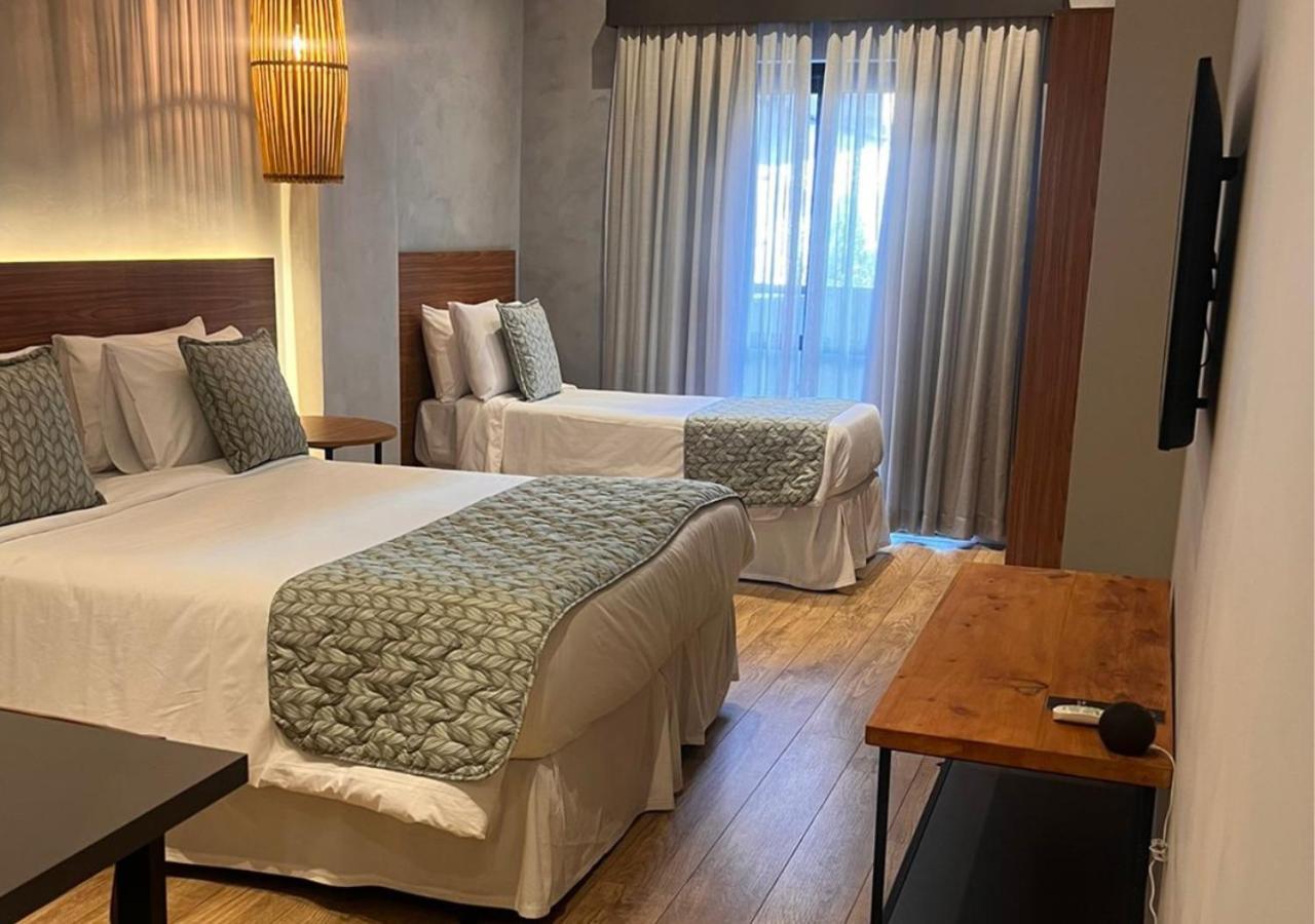Kastel Petropolis Hotel Bagian luar foto