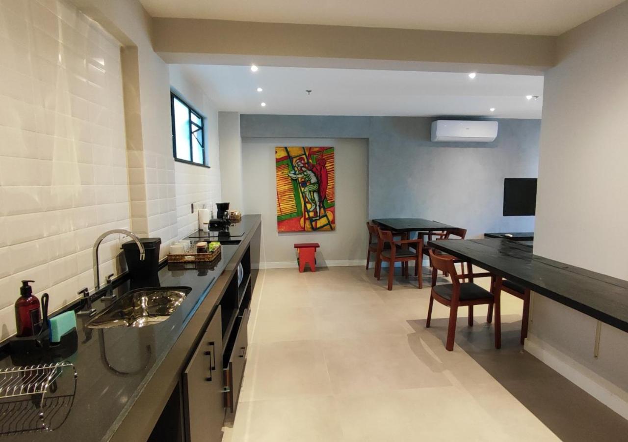 Kastel Petropolis Hotel Bagian luar foto