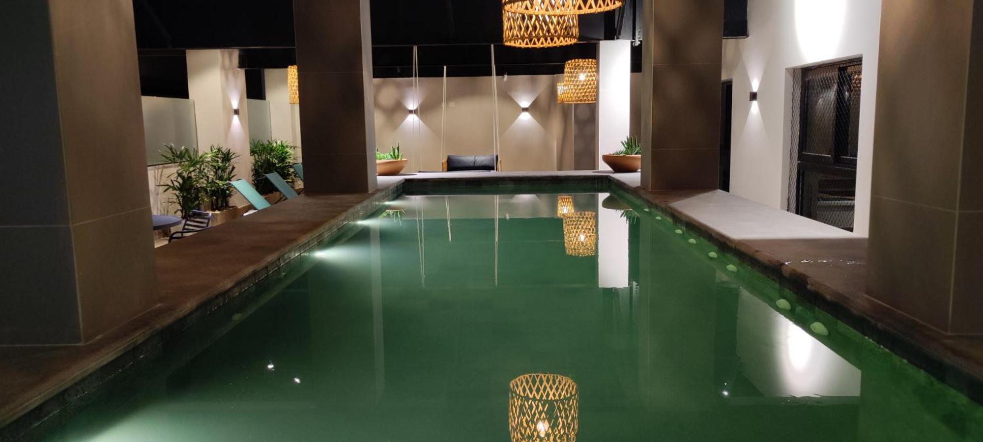 Kastel Petropolis Hotel Bagian luar foto