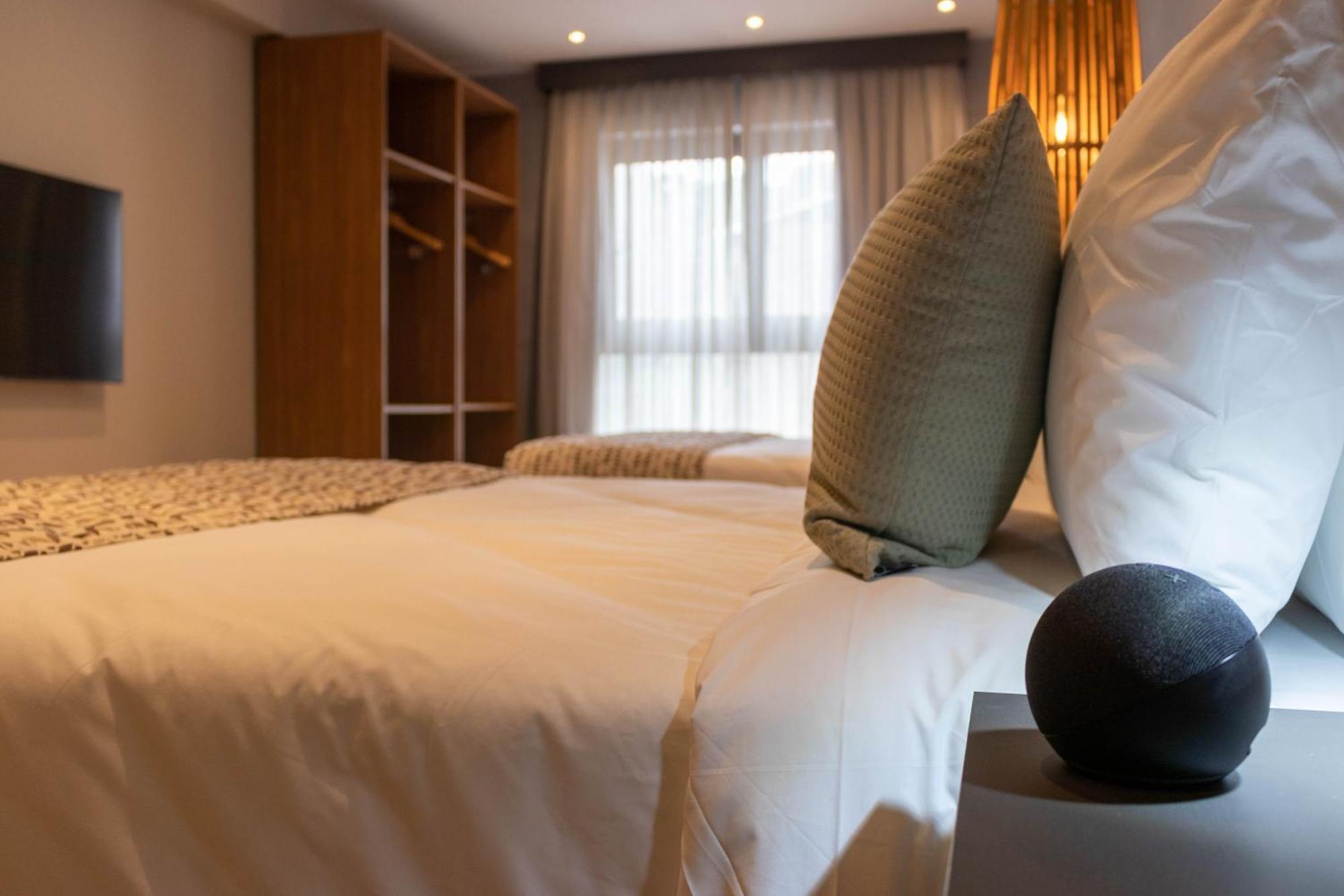 Kastel Petropolis Hotel Bagian luar foto