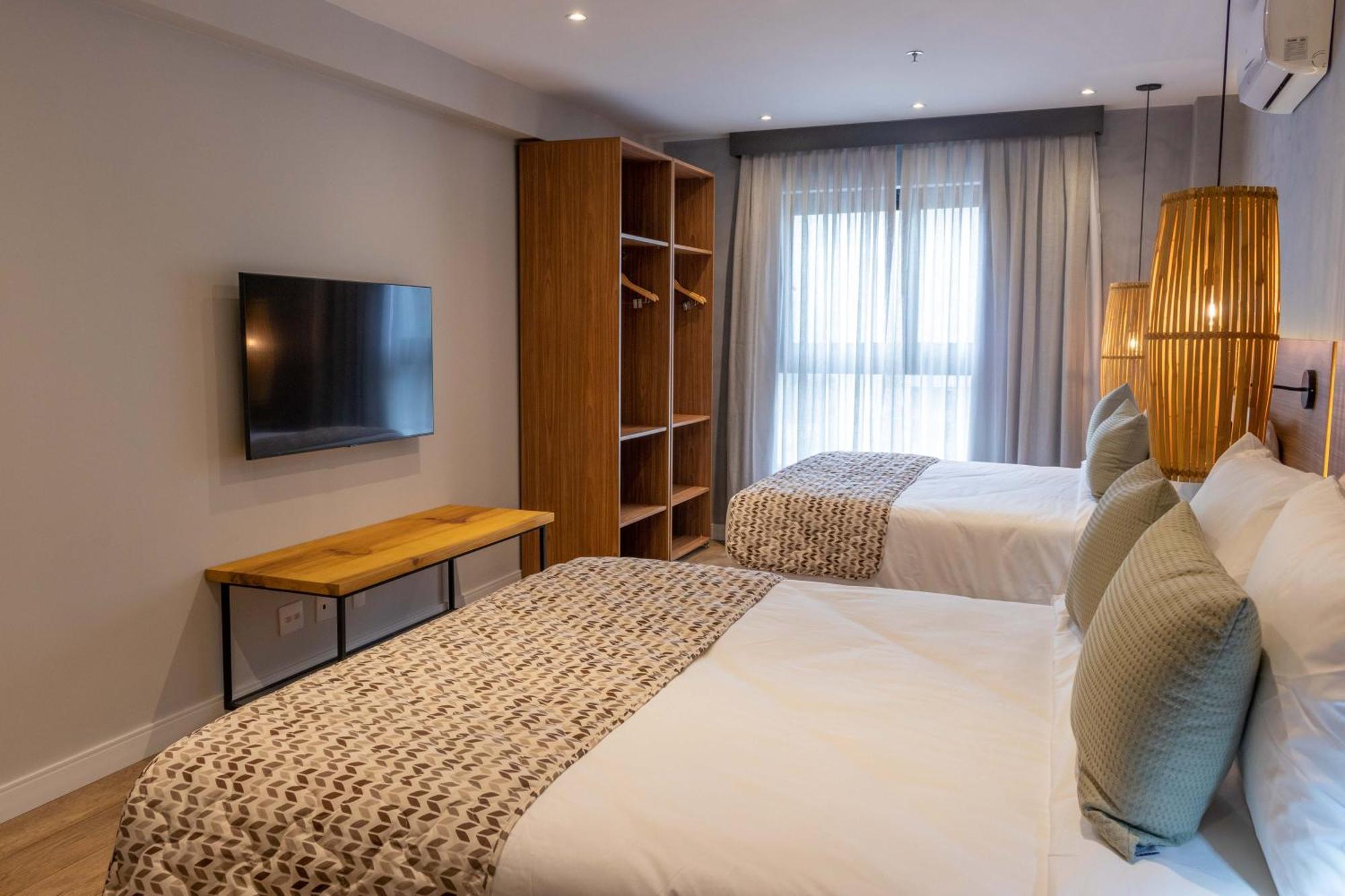 Kastel Petropolis Hotel Bagian luar foto