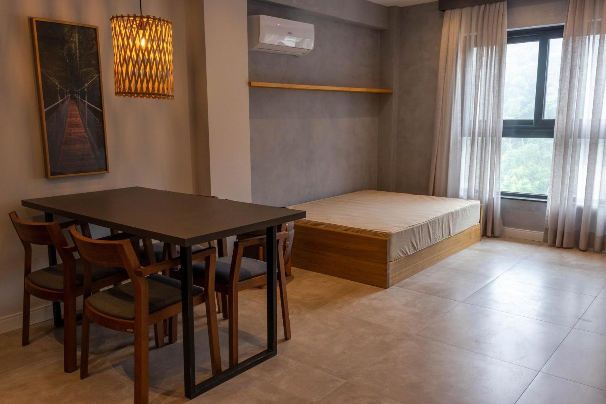 Kastel Petropolis Hotel Bagian luar foto