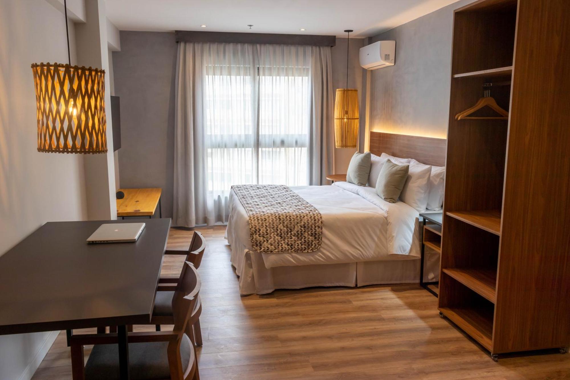Kastel Petropolis Hotel Bagian luar foto